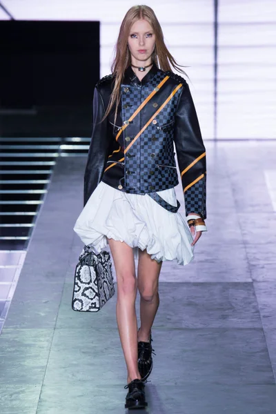 Look 30